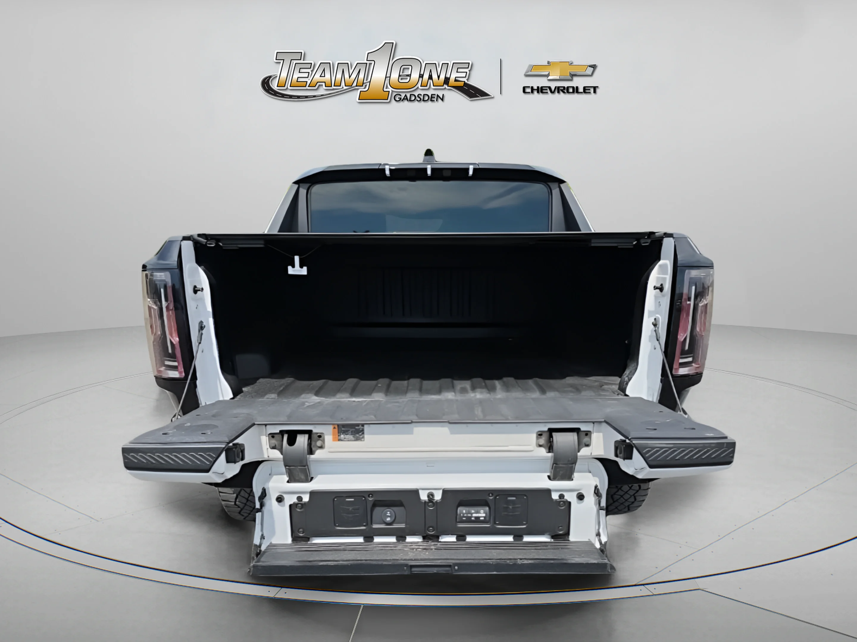 Used 2024 Interstellar White GMC 2X image 7