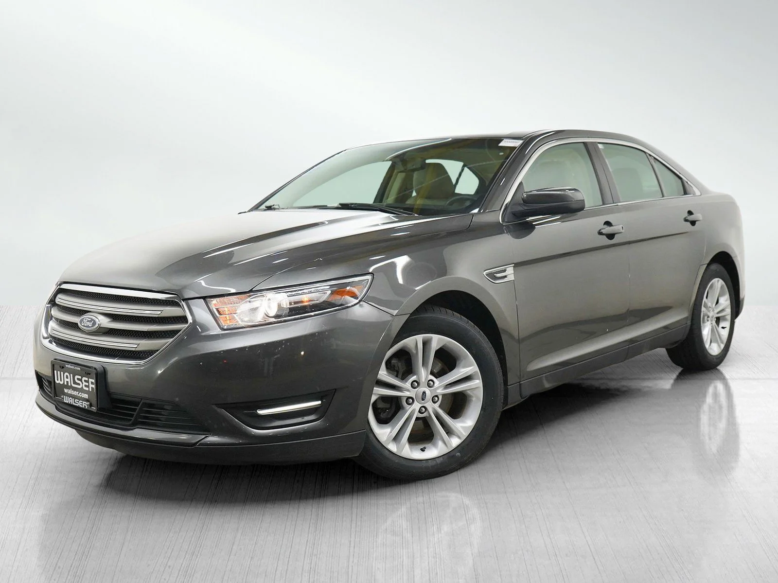 2015 Ford Taurus SEL FWD's photo