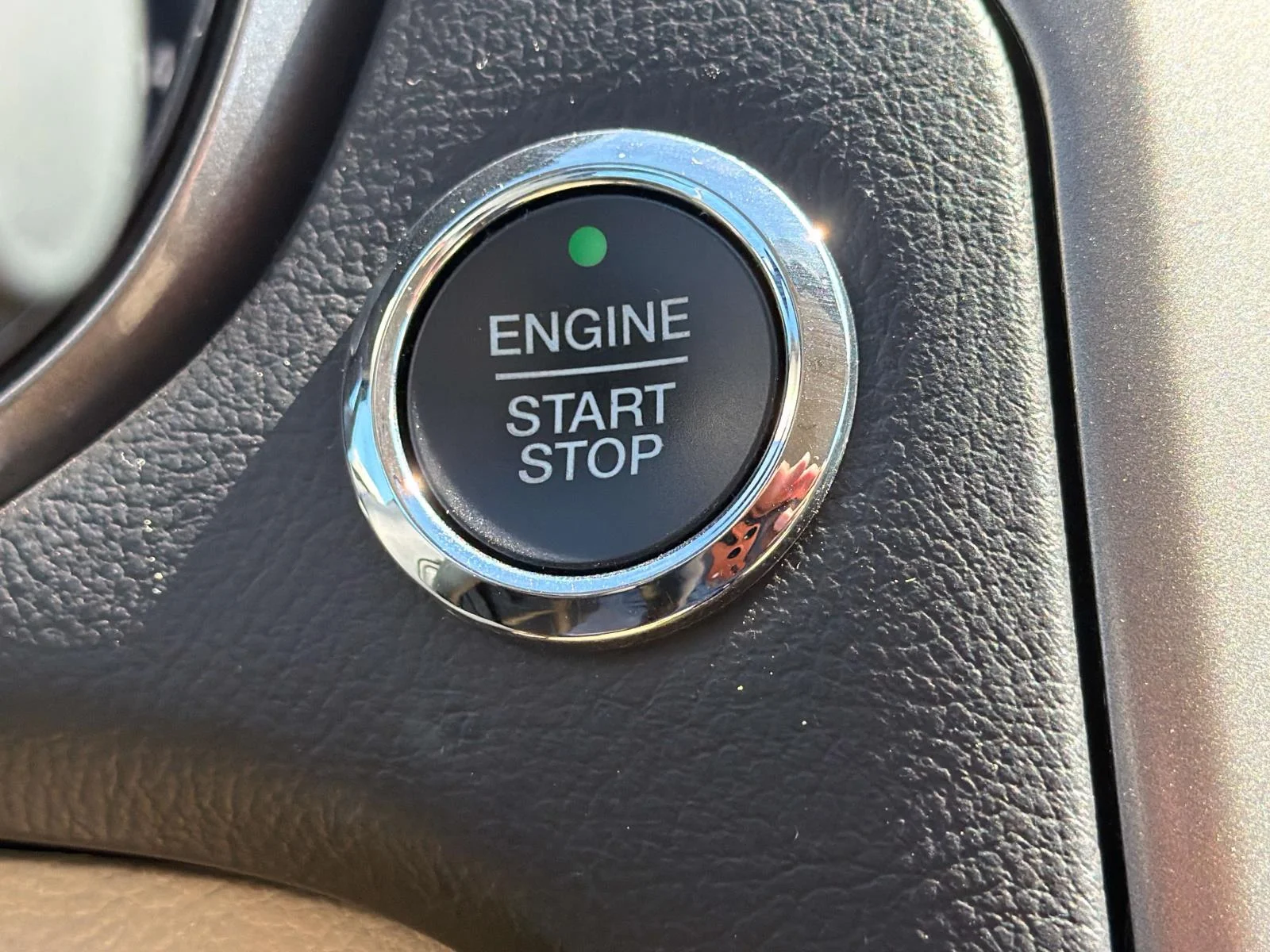 Used 2017 Shadow Black Ford SE image 22