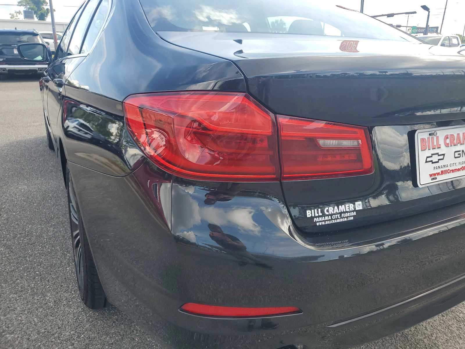 Used 2020 Black Sapphire Metallic BMW 530e iPerformance image 13