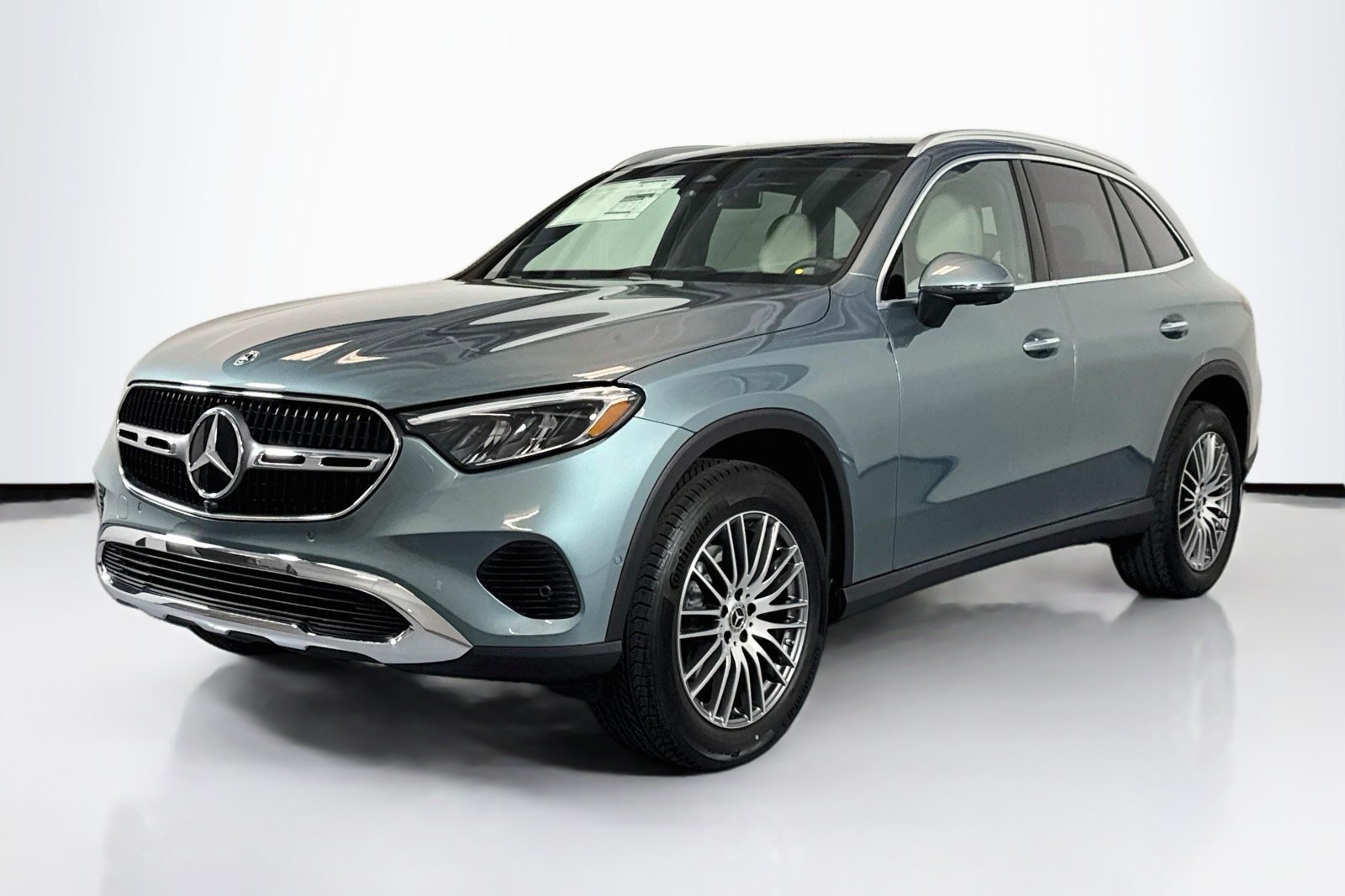 New 2026 Verde Silver Metallic Mercedes-Benz GLC 300 image 1