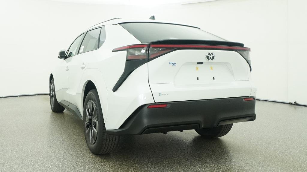 New 2026 Wind Chill Pearl Toyota XLE image 9