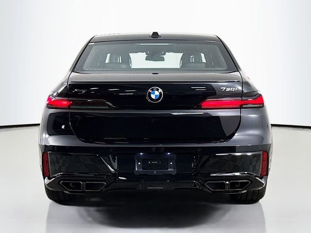 2025 BMW 7 Series 760i - Photo 6