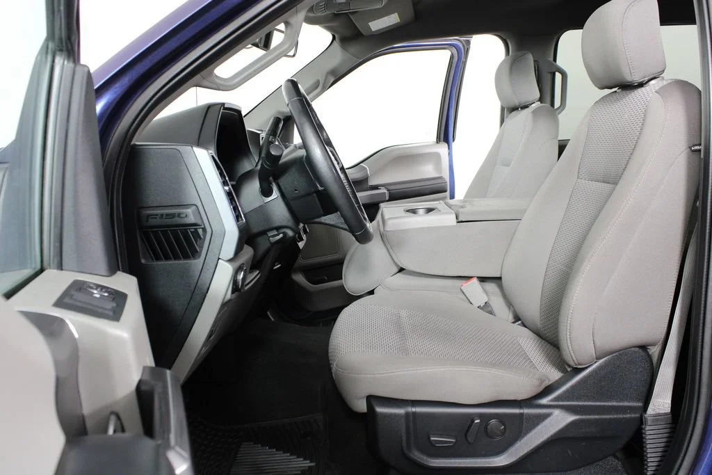 Used 2020 Blue Ford XL image 21