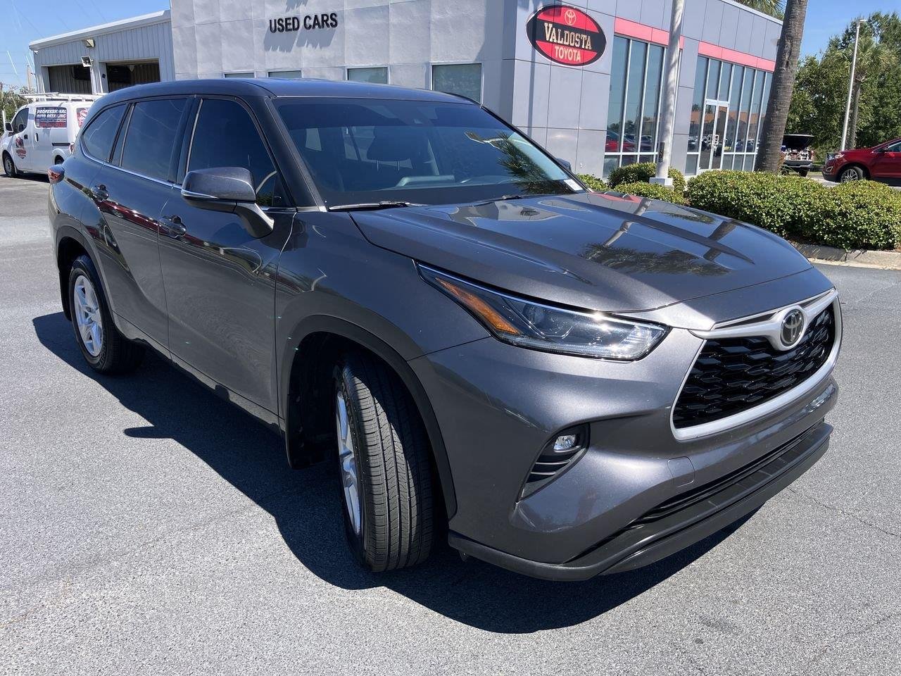 Used 2021 Gray (Magnetic Gray Metallic) Toyota LE AWD image 7