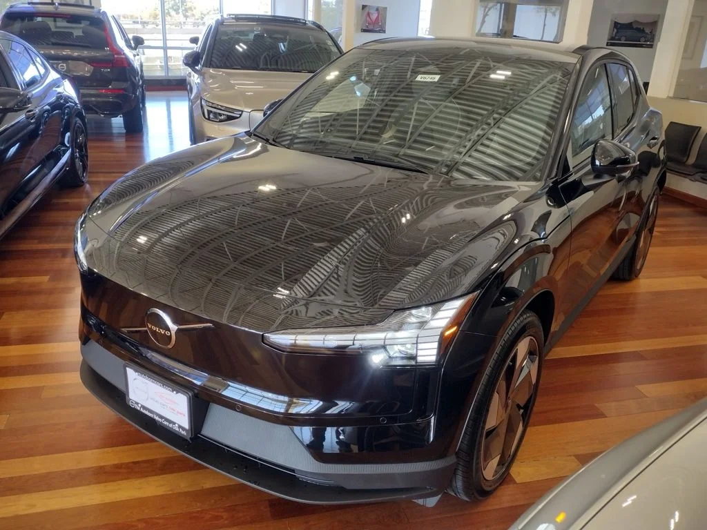 Used 2025 Volvo EX30 Plus with VIN YV4EK3ZK4S2604189 for sale in Oak Park, IL