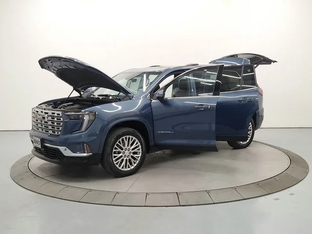 Used 2024  GMC Denali image 12