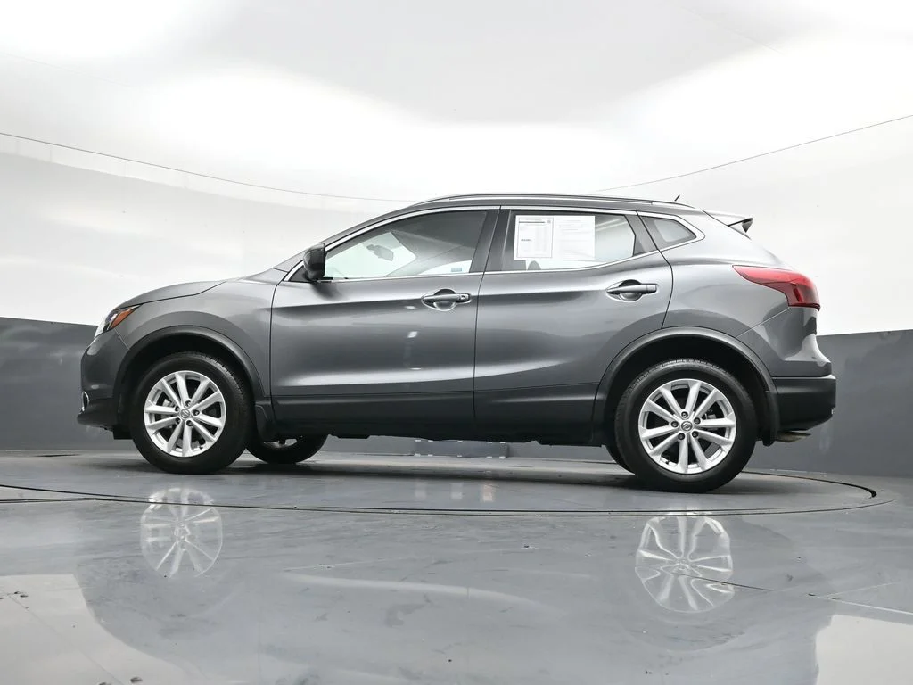 Used 2017 Gray Nissan SV image 44