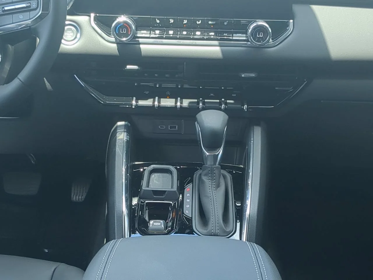 2026 GMC Canyon Elevation - Photo 18