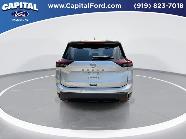 Used 2025 Silver Nissan SV image 7
