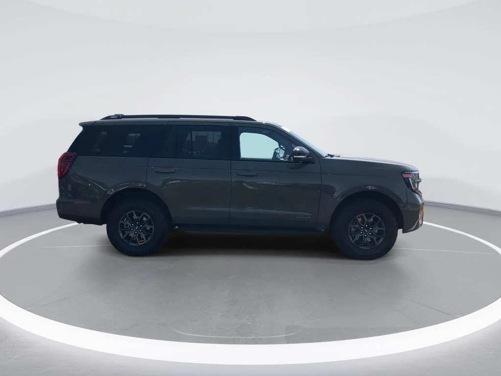 Used 2025 Green Ford Tremor image 9