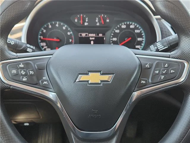 Used 2025 White Chevrolet 1LT image 19