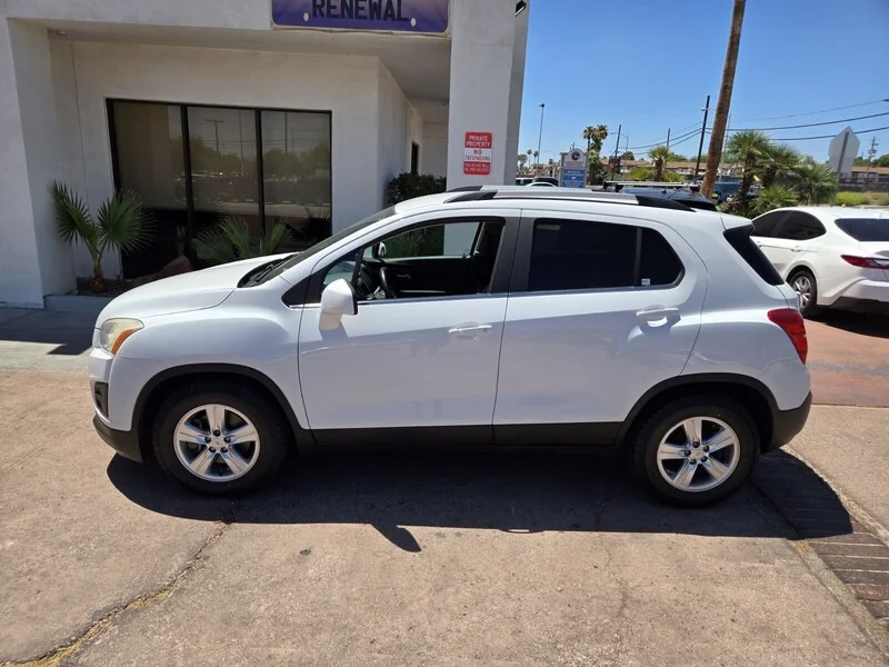 Used 2016 Summit White Chevrolet LT image 2