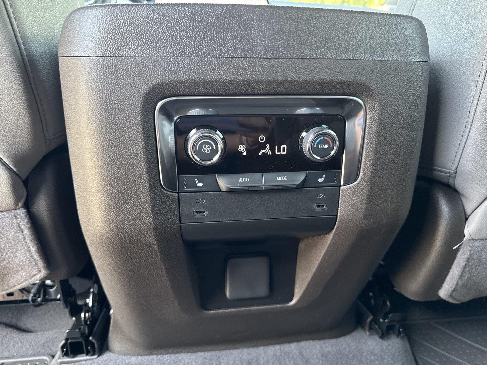 2026 Chevrolet Suburban LT - Photo 33