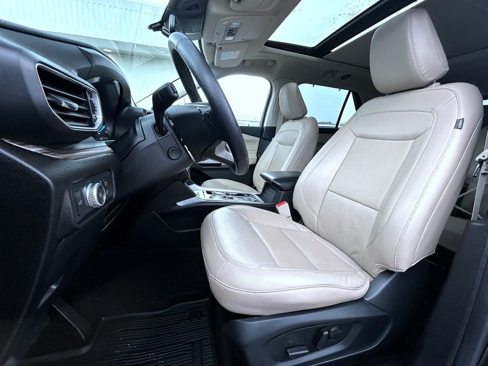 Used 2022 Black Ford Limited image 10