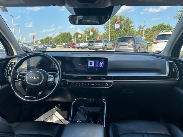 Used 2024 Silver Kia S image 17