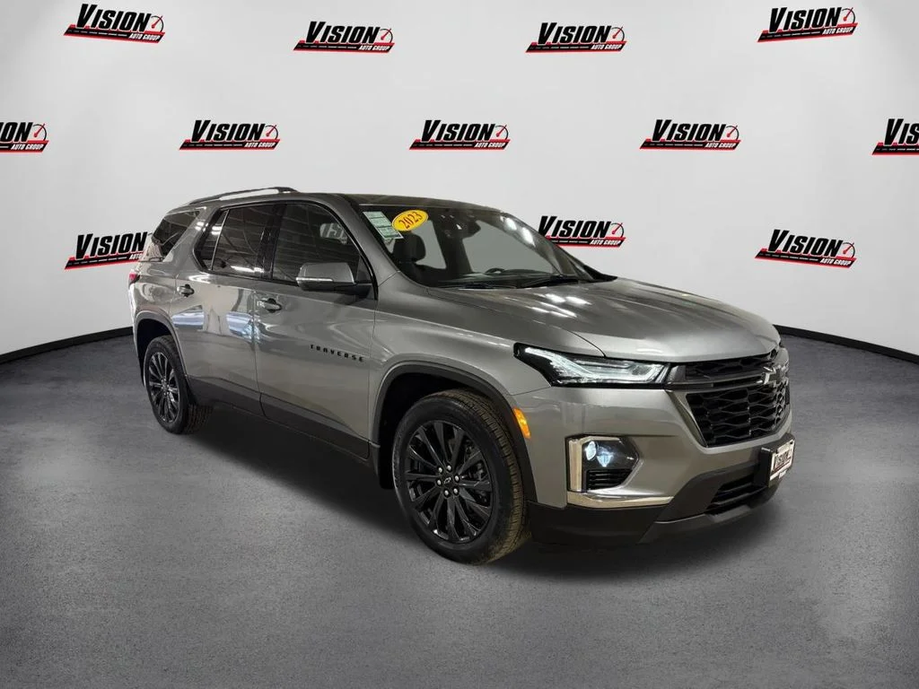 Used 2023 Gray Chevrolet RS image 3