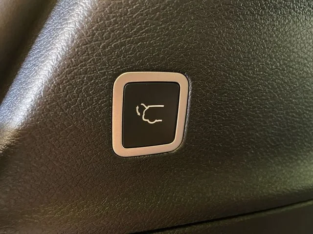 New 2026 White Chrysler Limited image 20