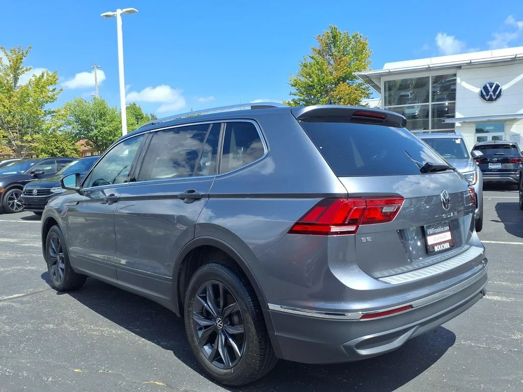 Certified Used 2023 Platinum Gray Metallic Volkswagen 2.0T SE image 4