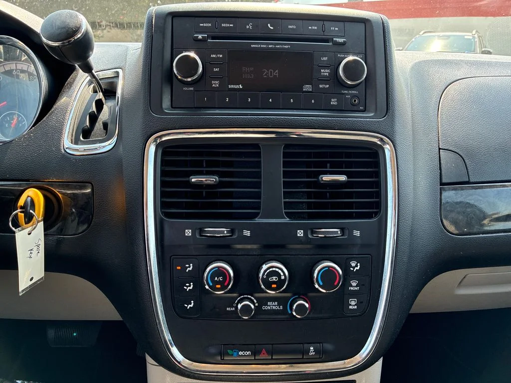 Used 2017 Black Dodge SE image 19