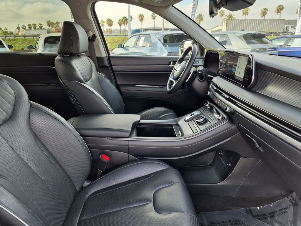 Used 2024 Black Hyundai Limited image 32
