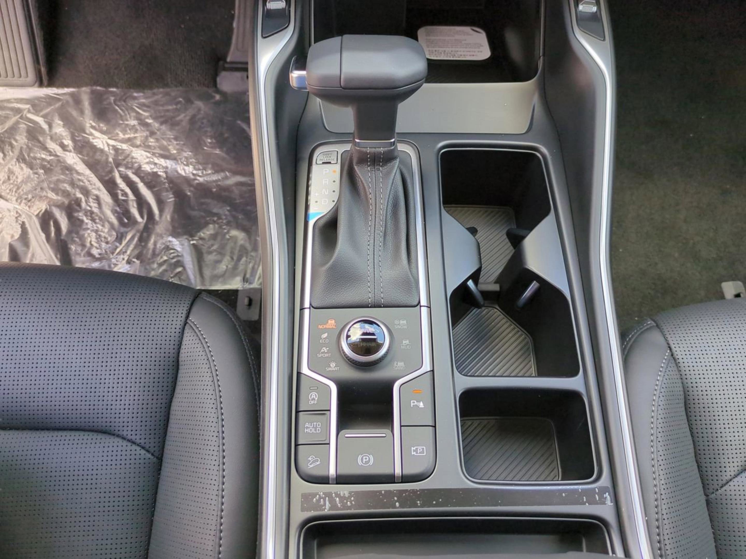 New 2026 Wolf Gray Kia EX image 23