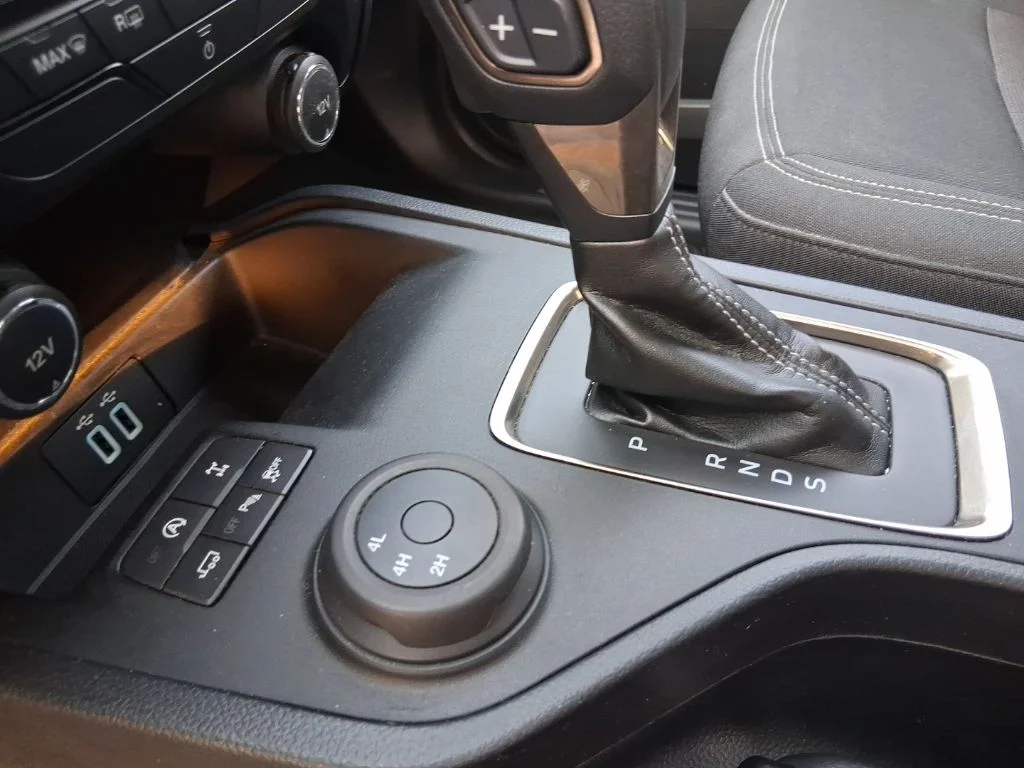 Used 2019 Orange Ford XLT image 10