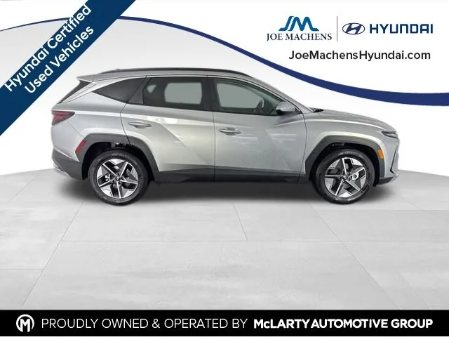 Used 2025 Silver Hyundai SEL image 7