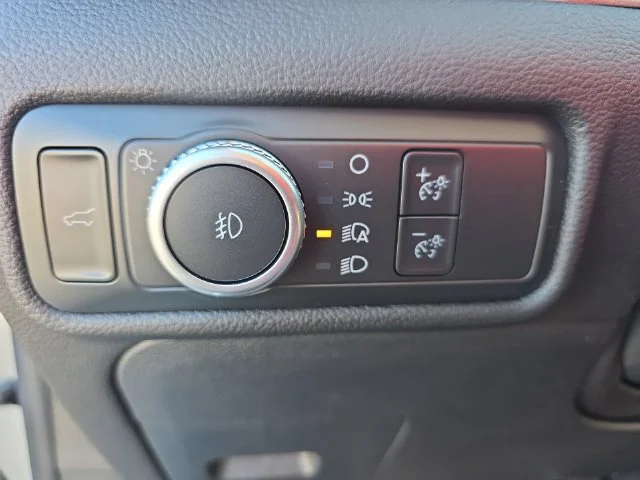 Used 2022 Silver Ford Limited image 28