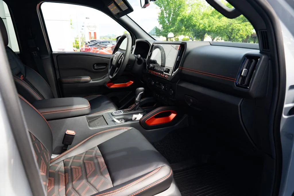 New 2026 Boulder Gray Pearl Nissan Crew Cab PRO-4X® image 27