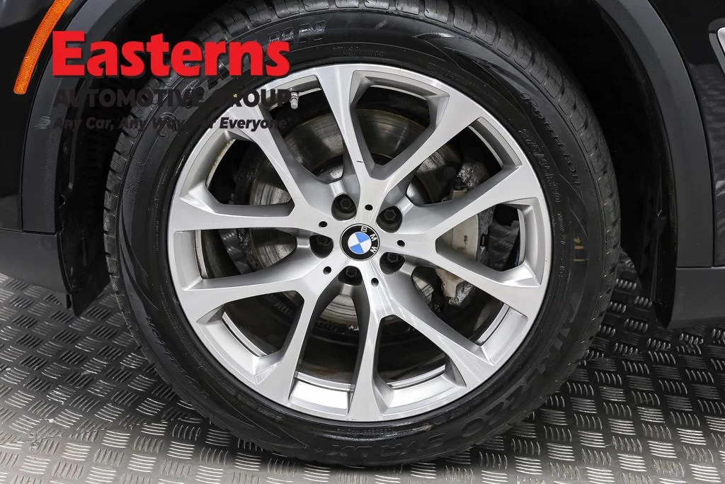 Used 2023 Black BMW xDrive40i image 30
