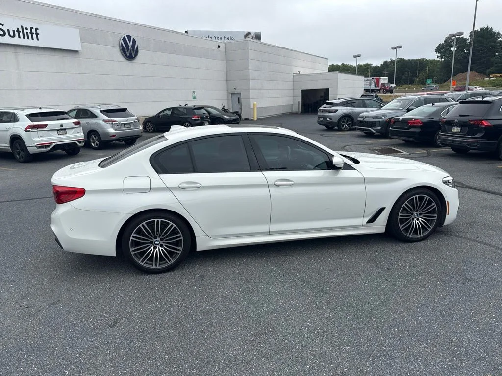 Used 2019 Alpine White BMW 540i xDrive image 27