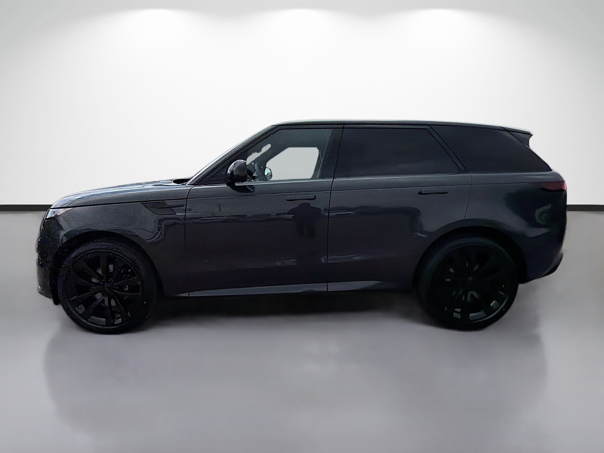 New 2026 Carpathian Grey Land Rover Dynamic SE image 2