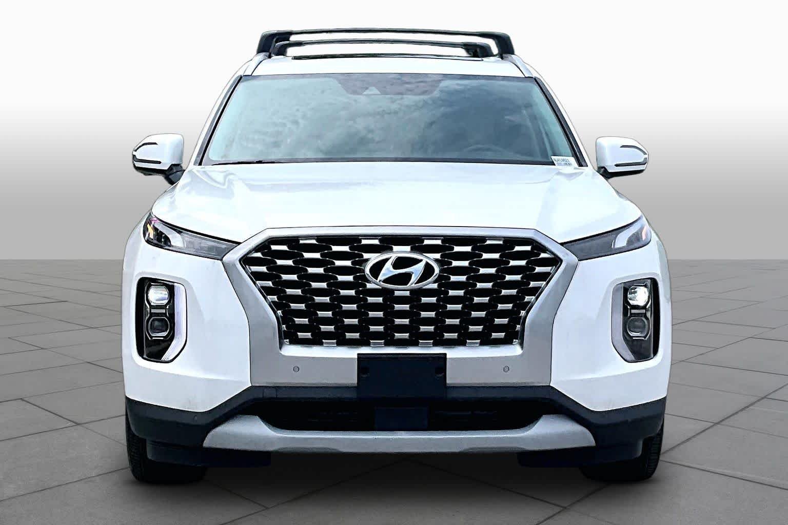 Used 2022 Hyper White Hyundai SEL image 4