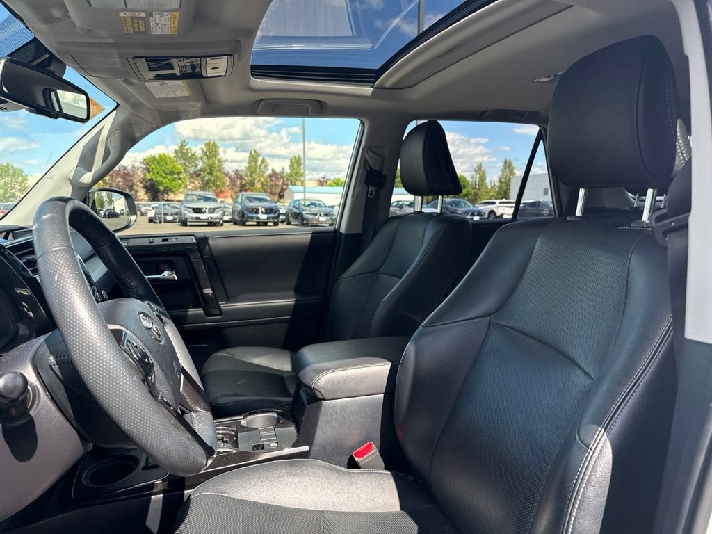Used 2020 Blizzard Pearl Toyota Nightshade image 9