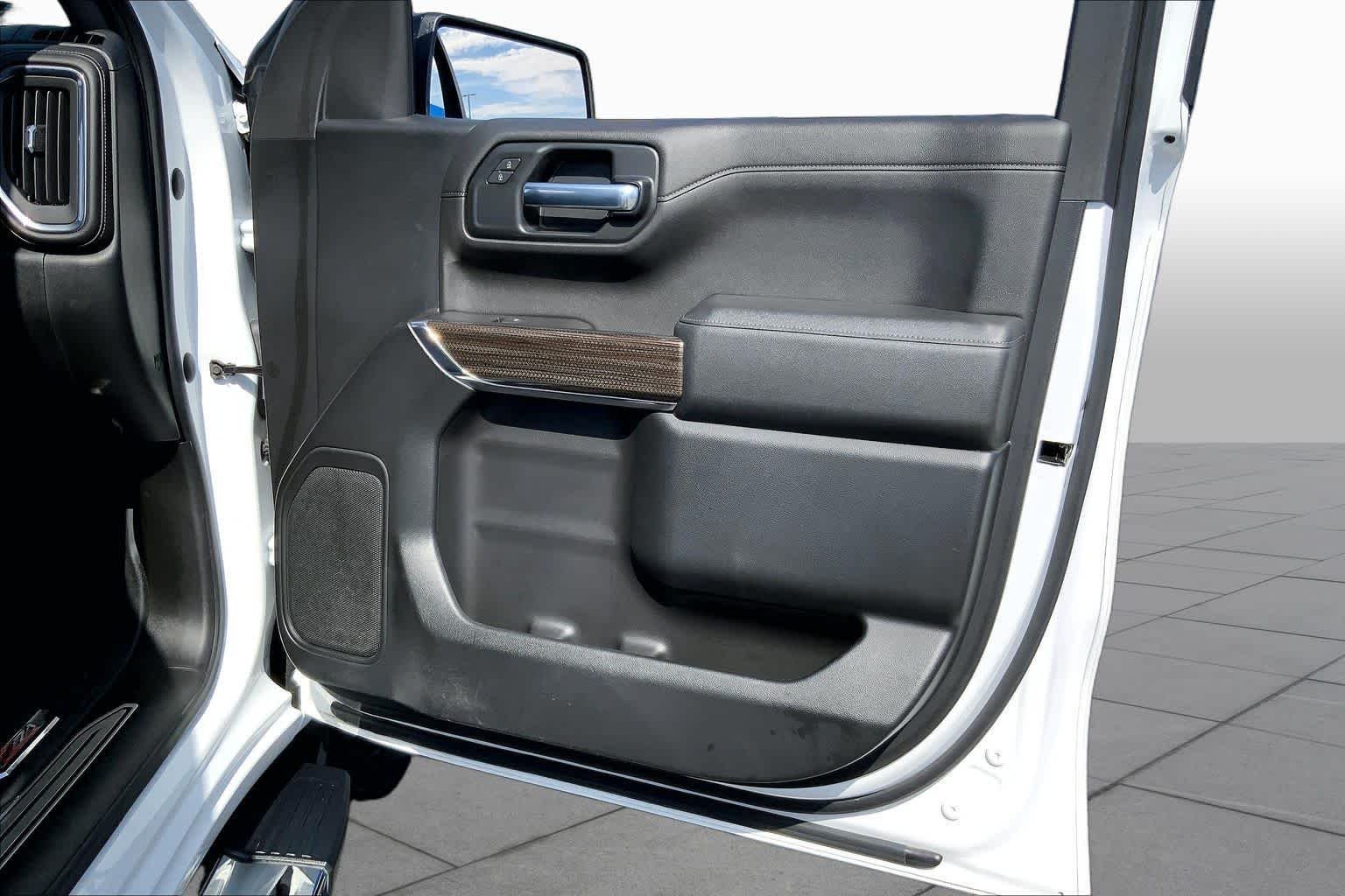 Certified Used 2020 SUMMIT WHITE Chevrolet LT Trail Boss image 23