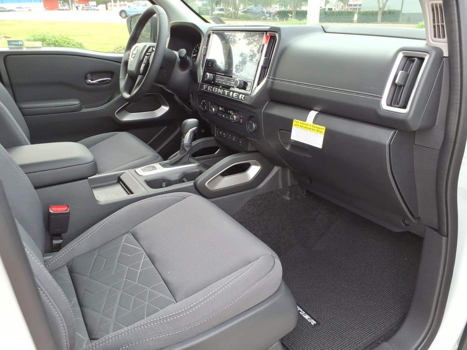 New 2027 Glacier White Nissan Crew Cab SV image 21