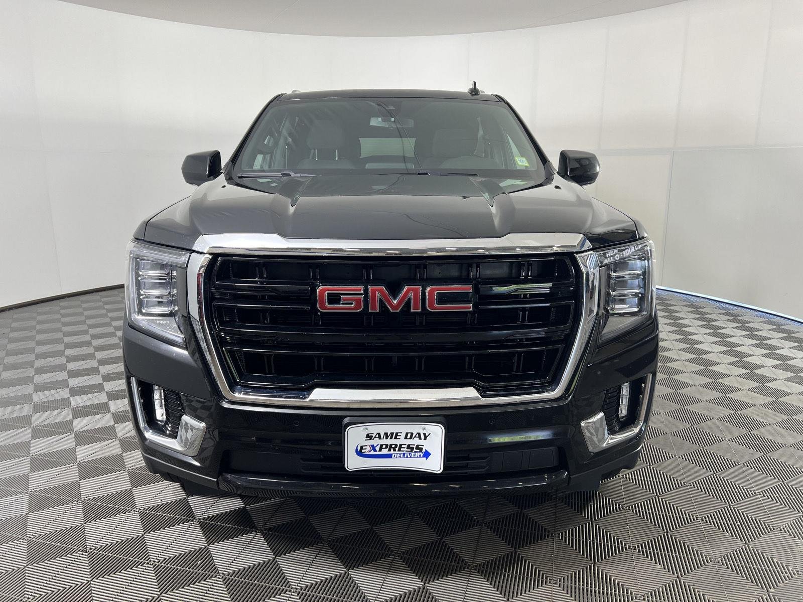 Used 2022 Onyx Black GMC SLE image 30