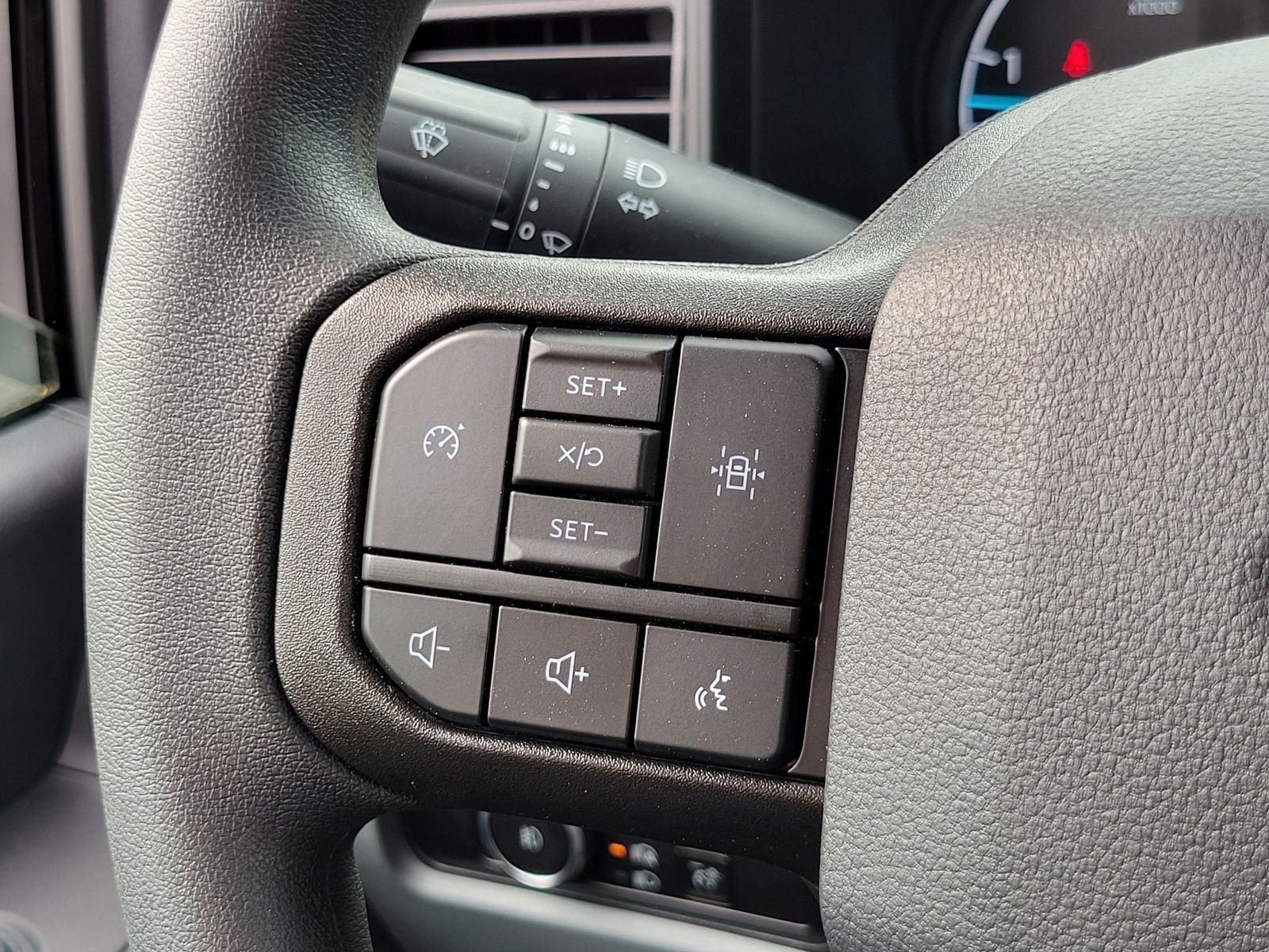 New 2026 Oxford White Ford F-450® XL image 45