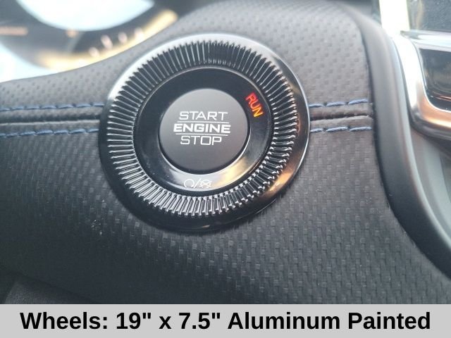 New 2026 Diamond Black Crystal Pearlcoat Jeep Latitude image 9