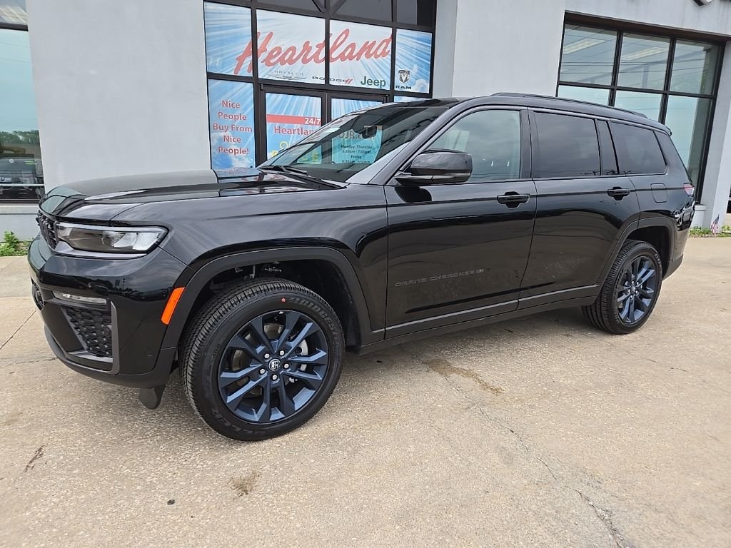 New 2026 Diamond Black Crystal Pearl-Coat Exterior Paint Jeep  image 3