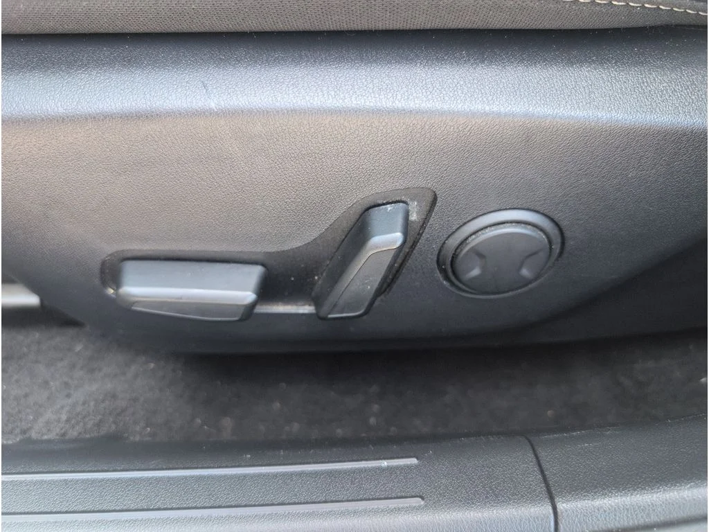 New 2025 Snow White Pearl Kia GT-Line Turbo image 11