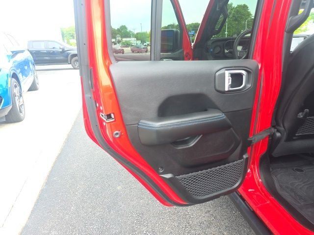 Used 2024 Red Jeep Rubicon 4xe image 28