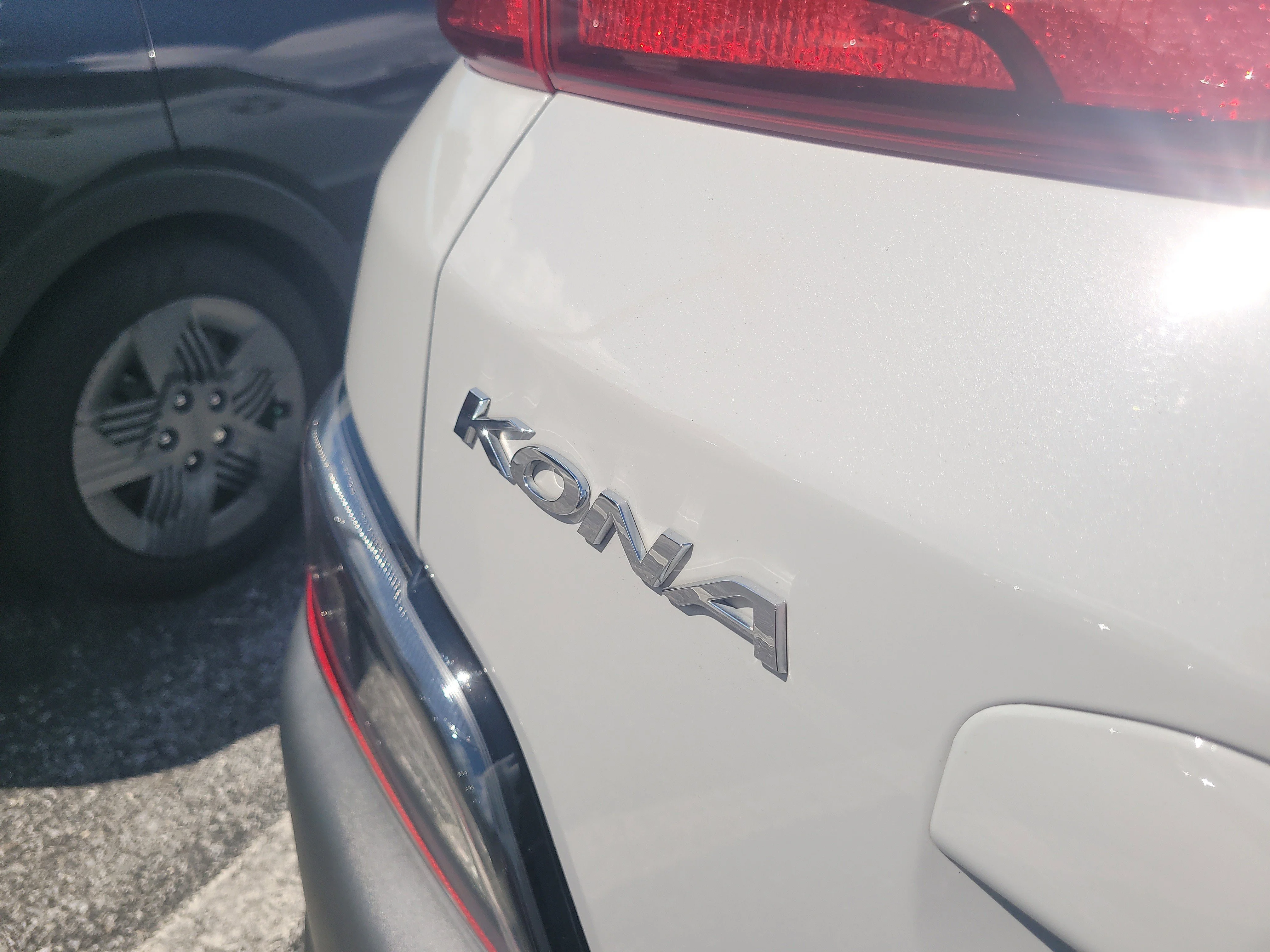 Used 2023 Cyber Silver Hyundai SEL image 9