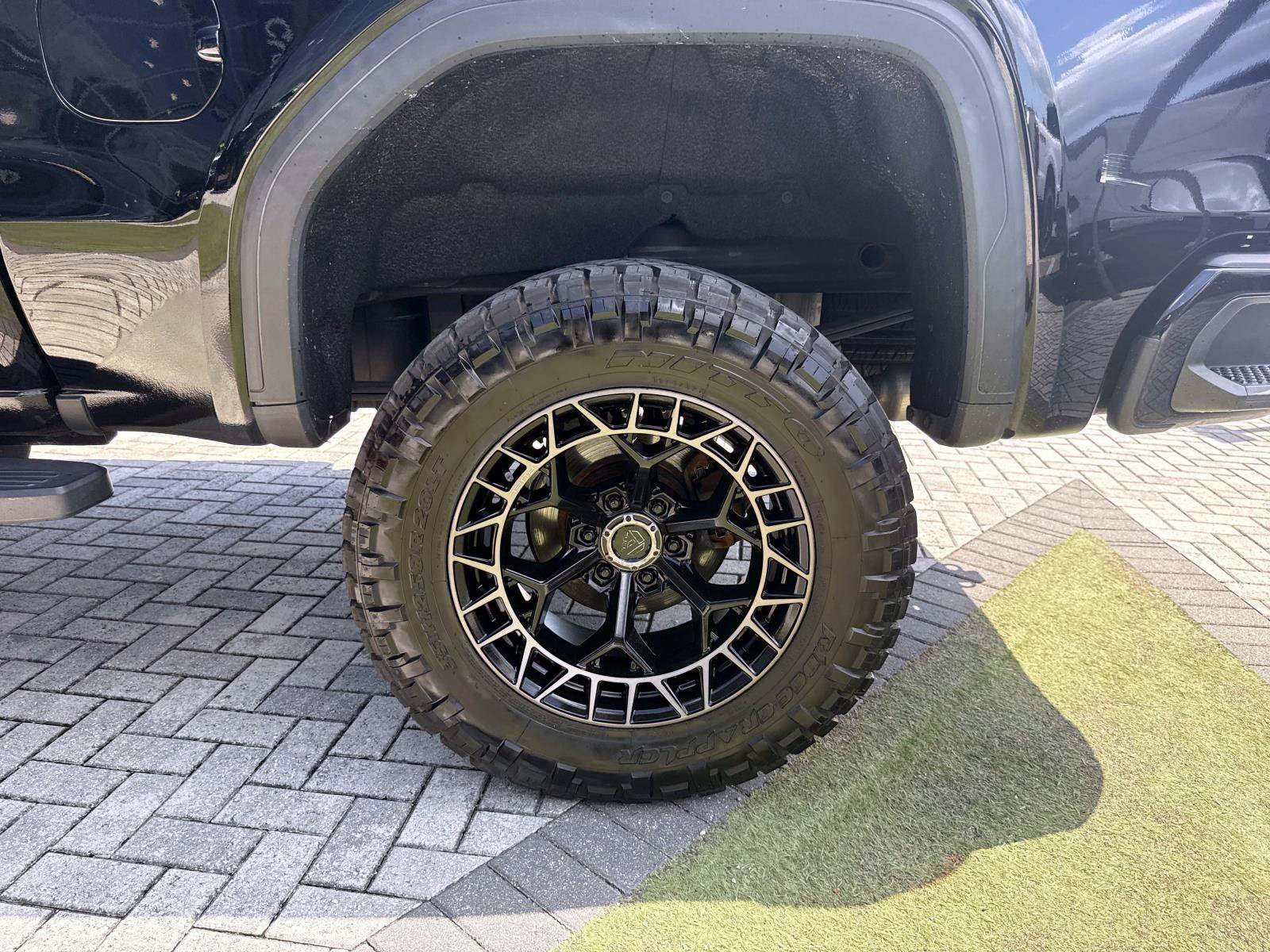 Used 2019 Onyx Black GMC AT4 image 11