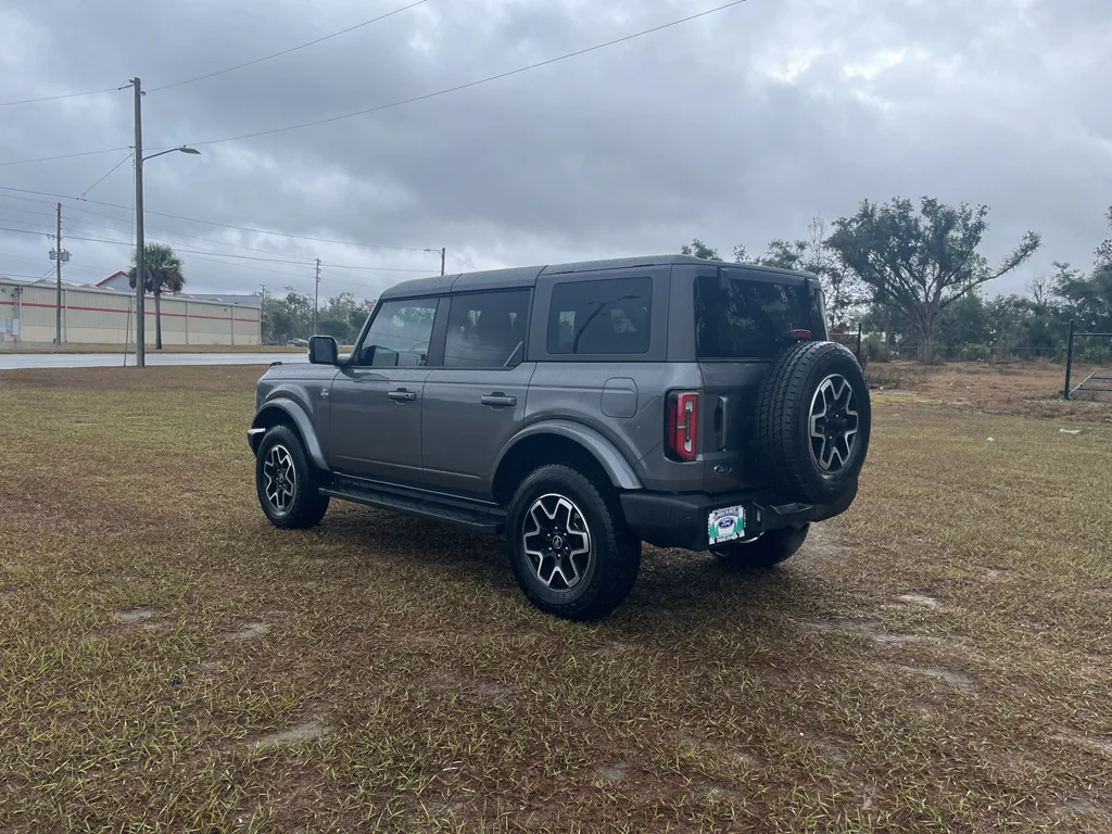2023 Ford Bronco 4-Door Outer Banks - Photo 3