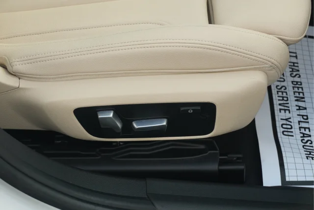 Used 2021 White BMW 330i xDrive image 19