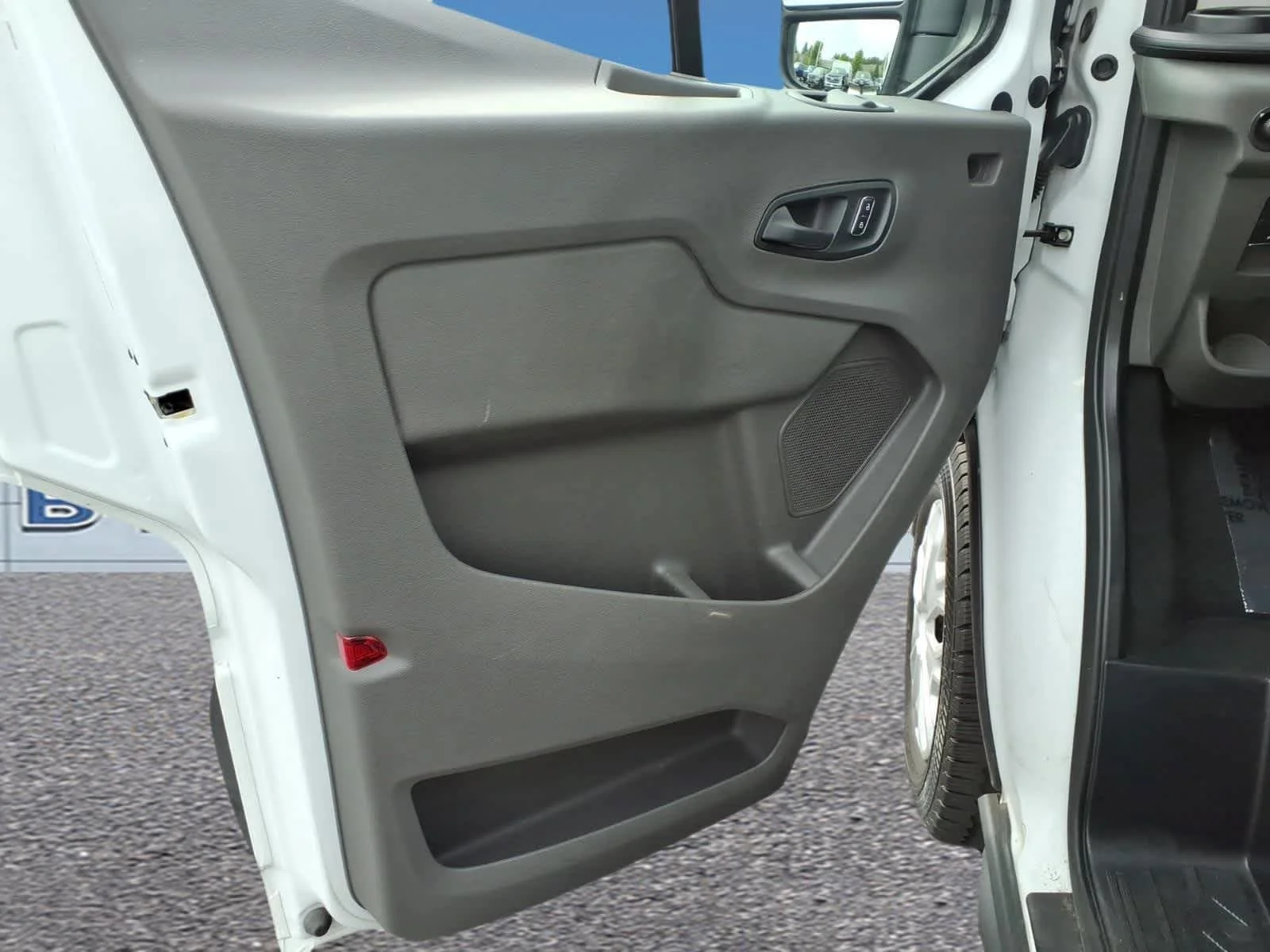Used 2025 Oxford White Ford XLT image 12