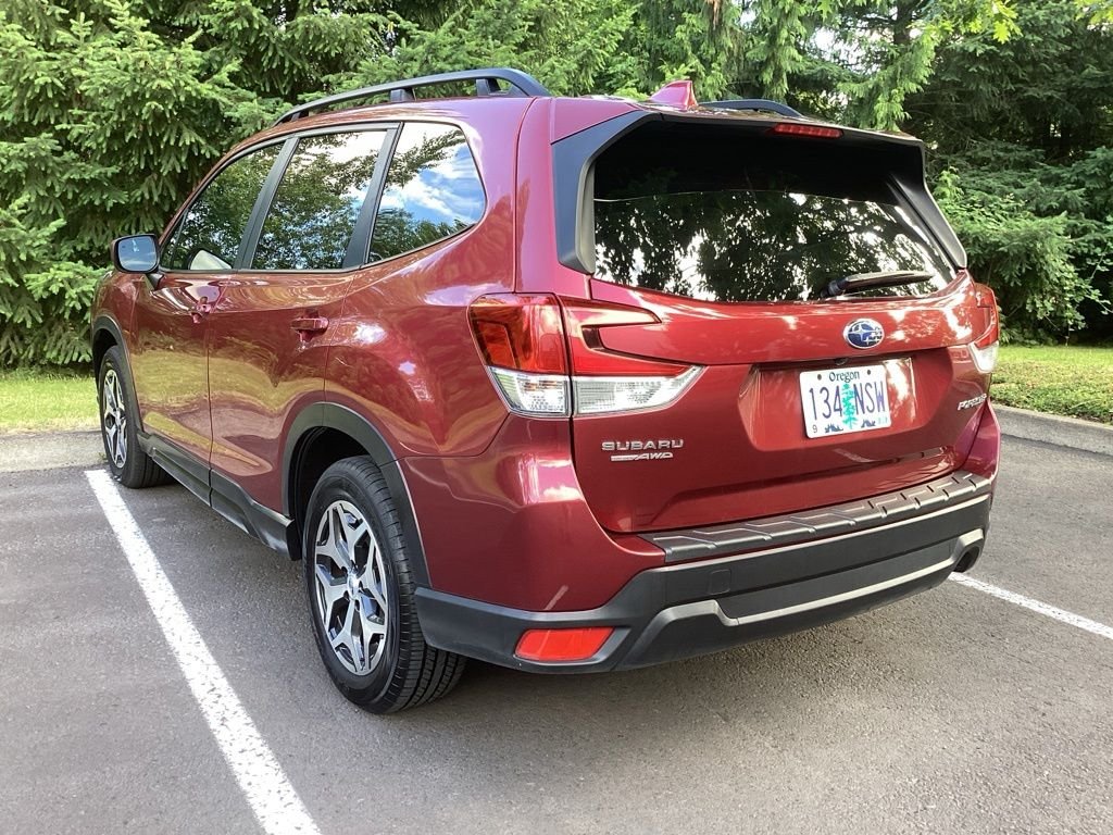 Used 2022 Red Subaru Premium image 11