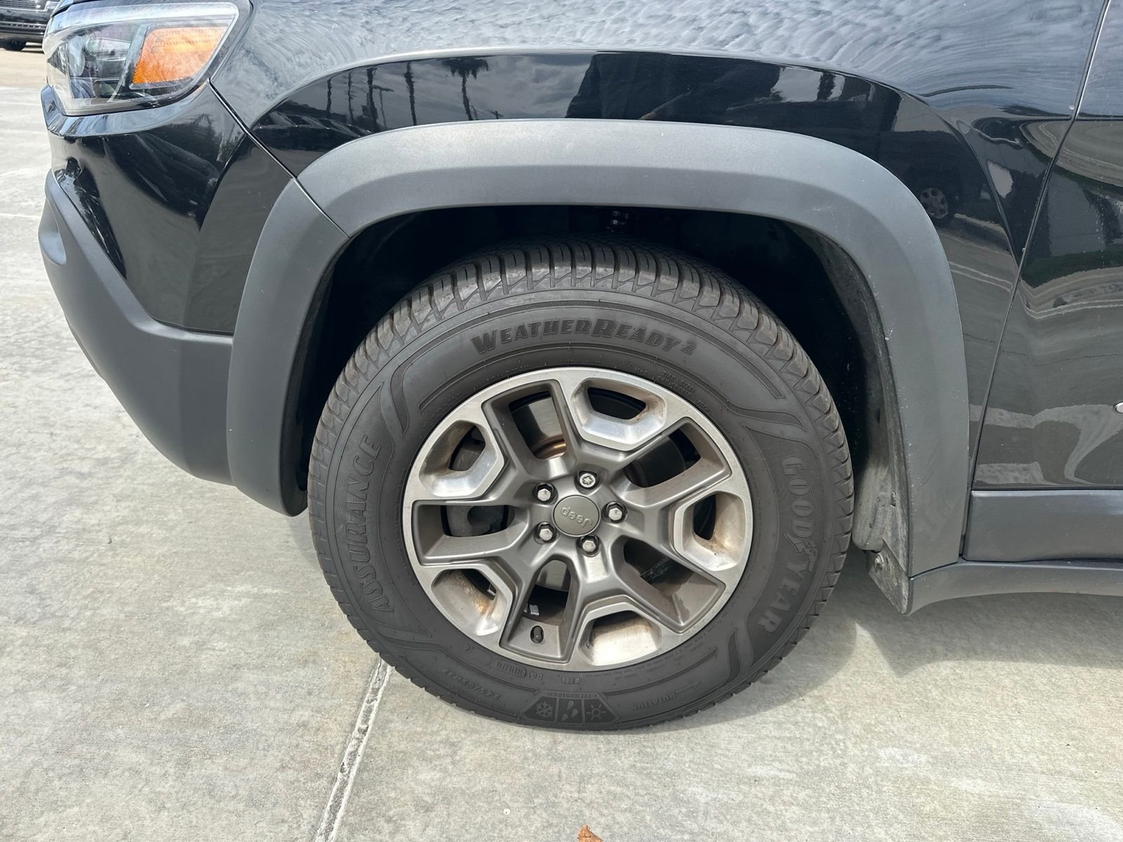 Used 2019 Diamond Black Crystal Pearlcoat Jeep Trailhawk image 14
